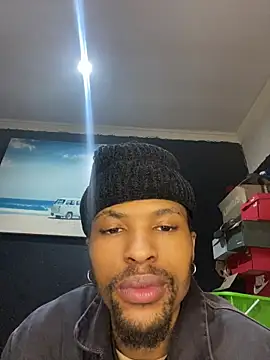 Snapshot of BlueIceCube chatting on 27, 5, 2026 BlueIceCube online show from 27, 5, 2026