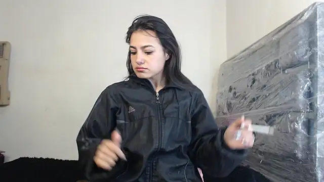 skinny sweet2411 online show from 26, 11, 2025