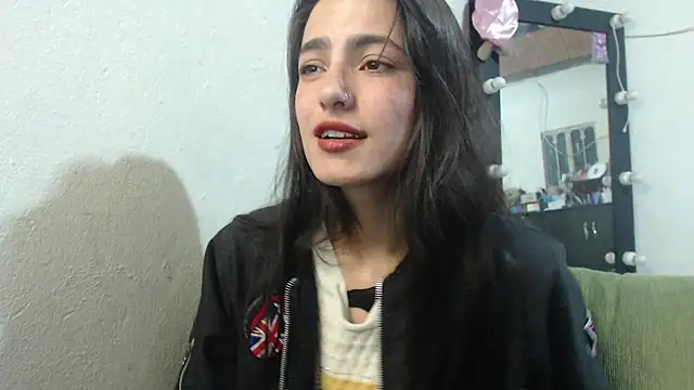 Snapshot of skinny_sweet2411 chatting on 14, 6, 2026 skinny sweet2411 online show from 14, 6, 2026
