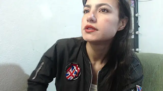 Snapshot of skinny_sweet2411 chatting on 15, 6, 2026 skinny sweet2411 online show from 15, 6, 2026