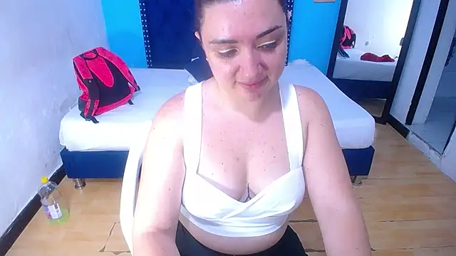 Snapshot of kinky_redhead18 chatting on 10, 11, 2025 kinky redhead18 online show from 10, 11, 2025