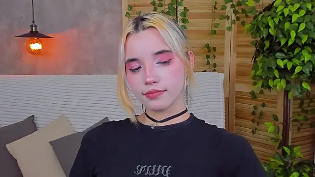 as1an girlfriend online show from 28, 1, 2025