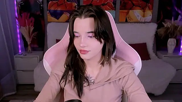 as1an girlfriend online show from 4, 2, 2026