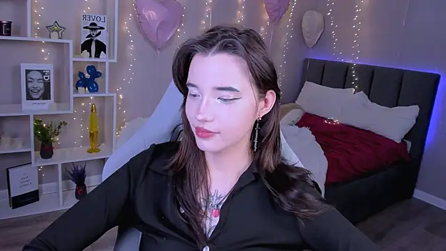 as1an girlfriend online show from 11, 3, 2026