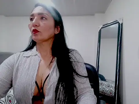 Snapshot of Hanna-33 chatting on 10, 9, 2025 Hanna-33 online show from 10, 9, 2025