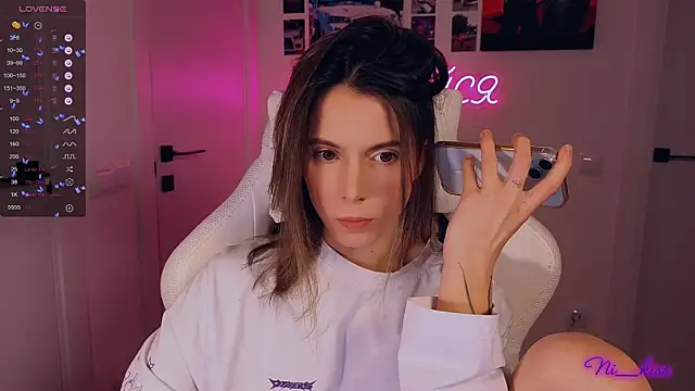 Snapshot of _ni_kiss chatting on 30, 11, 2025 ni kiss online show from 30, 11, 2025