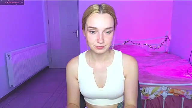 Wild Sophie  online show from 23, 9, 2025