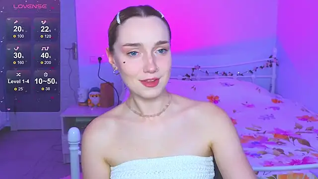 Wild Sophie  online show from 19, 12, 2025