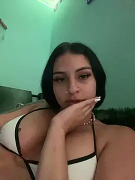 Snapshot of Hilary_pinkk chatting on 17, 12, 2024 Hilary pinkk online show from 17, 12, 2024