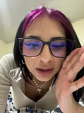Snapshot of Hilary_pinkk chatting on 5, 2, 2025 Hilary pinkk online show from 5, 2, 2025