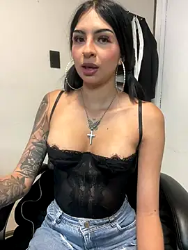 Snapshot of Hilary_pinkk chatting on 3, 10, 2025 Hilary pinkk online show from 3, 10, 2025