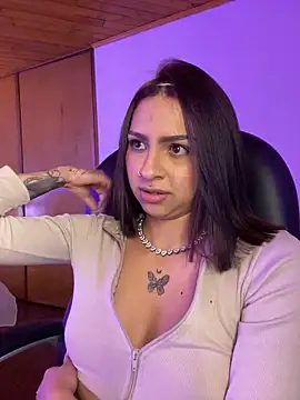 Snapshot of Hilary_pinkk chatting on 2, 3, 2026 Hilary pinkk online show from 2, 3, 2026