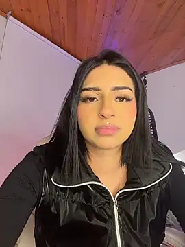 Snapshot of Hilary_pinkk chatting on 3, 4, 2026 Hilary pinkk online show from 3, 4, 2026