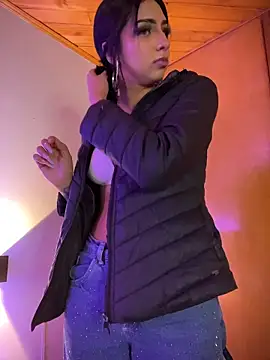 Snapshot of Hilary_pinkk chatting on 7, 4, 2026 Hilary pinkk online show from 7, 4, 2026