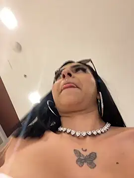 Snapshot of Hilary_pinkk chatting on 8, 4, 2026 Hilary pinkk online show from 8, 4, 2026