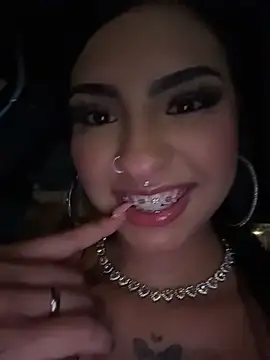 Snapshot of Hilary_pinkk chatting on 11, 4, 2026 Hilary pinkk online show from 11, 4, 2026