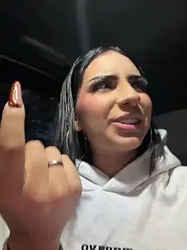 Snapshot of Hilary_pinkk chatting on 13, 4, 2026 Hilary pinkk online show from 13, 4, 2026