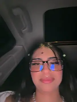 Snapshot of Hilary_pinkk chatting on 16, 4, 2026 Hilary pinkk online show from 16, 4, 2026