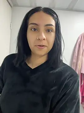 Snapshot of Hilary_pinkk chatting on 19, 4, 2026 Hilary pinkk online show from 19, 4, 2026
