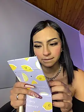 Snapshot of Hilary_pinkk chatting on 28, 4, 2026 Hilary pinkk online show from 28, 4, 2026