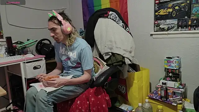 tallnerdyguy online show from 14, 4, 2026