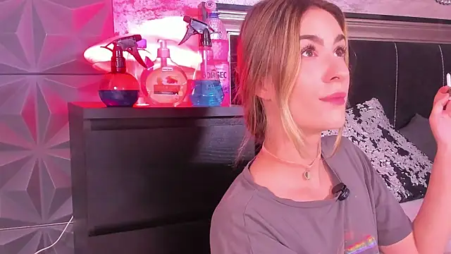 LaurynCopper online show from 17, 7, 2026