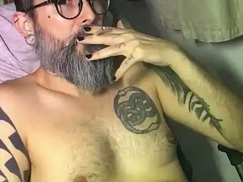 Snapshot of cabine103 chatting on 26, 10, 2025 cabine103 online show from 26, 10, 2025