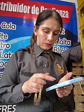 Snapshot of Alysson-- chatting on 27, 10, 2025 Alysson-- online show from 27, 10, 2025