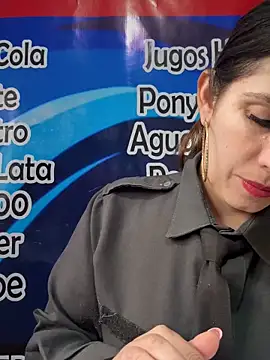 Snapshot of Alysson-- chatting on 13, 11, 2025 Alysson-- online show from 13, 11, 2025