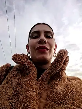 Snapshot of Alysson-- chatting on 20, 11, 2025 Alysson-- online show from 20, 11, 2025