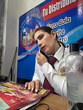 Snapshot of Alysson-- chatting on 27, 11, 2025 Alysson-- online show from 27, 11, 2025