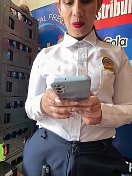 Snapshot of Alysson-- chatting on 5, 12, 2025 Alysson-- online show from 5, 12, 2025