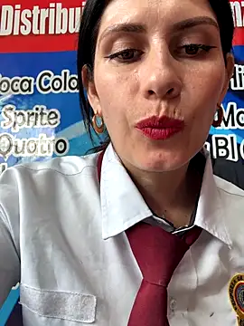 Snapshot of Alysson-- chatting on 5, 1, 2026 Alysson-- online show from 5, 1, 2026