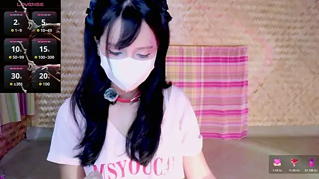 Snapshot of desiregirl69 chatting on 25, 5, 2026 desiregirl69 online show from 25, 5, 2026