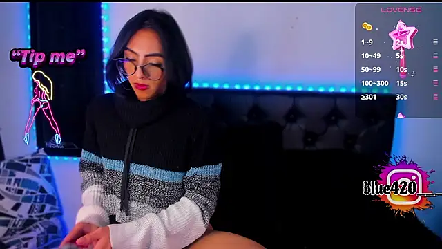 Snapshot of Skyler__blue4 chatting on 6, 12, 2024 Skyler blue4 online show from 6, 12, 2024