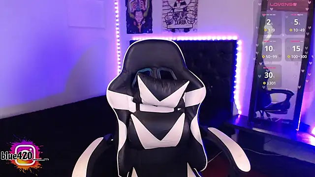 Snapshot of Skyler__blue4 chatting on 19, 10, 2025 Skyler blue4 online show from 19, 10, 2025