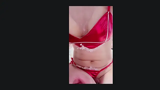 Im IVE LOVE online show from 15, 12, 2024