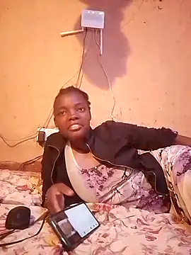 Snapshot of QUEEN-NAIMA chatting on 3, 10, 2025 QUEEN-NAIMA online show from 3, 10, 2025