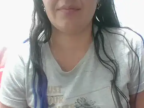 Snapshot of _karlie_kloss_ chatting on 10, 1, 2025 karlie kloss online show from 10, 1, 2025