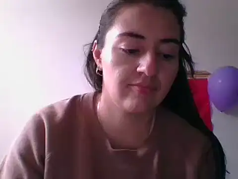 Snapshot of _karlie_kloss_ chatting on 16, 2, 2025 karlie kloss online show from 16, 2, 2025