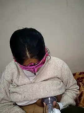 bigtitsqueen online show from 8, 1, 2026