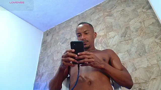 Snapshot of mikejaybra chatting on 11, 10, 2025 mikejaybra online show from 11, 10, 2025
