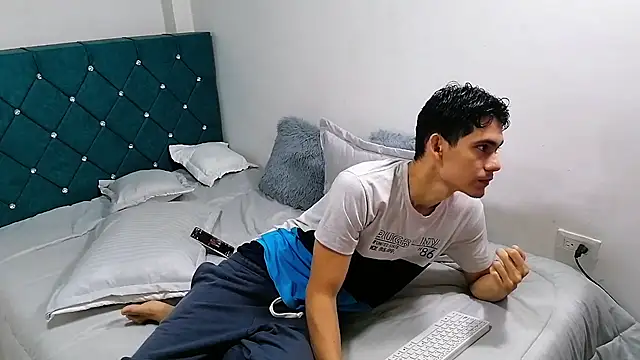 alexispaez457062 online show from 1, 2, 2025