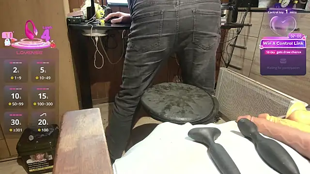 Snapshot of misteryman1956 chatting on 3, 2, 2026 misteryman1956 online show from 3, 2, 2026