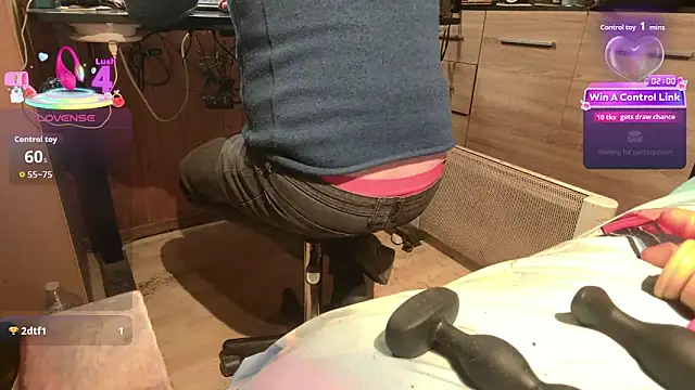 Snapshot of misteryman1956 chatting on 5, 4, 2026 misteryman1956 online show from 5, 4, 2026