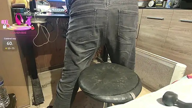 Snapshot of misteryman1956 chatting on 9, 4, 2026 misteryman1956 online show from 9, 4, 2026