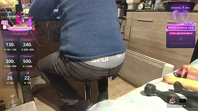 Snapshot of misteryman1956 chatting on 11, 4, 2026 misteryman1956 online show from 11, 4, 2026