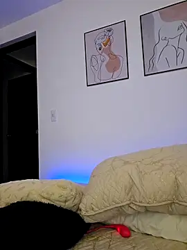 Snapshot of VictoriaEvaans_ chatting on 14, 2, 2025 VictoriaEvaans online show from 14, 2, 2025