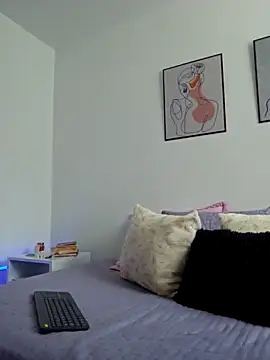 Snapshot of VictoriaEvaans_ chatting on 5, 10, 2025 VictoriaEvaans online show from 5, 10, 2025