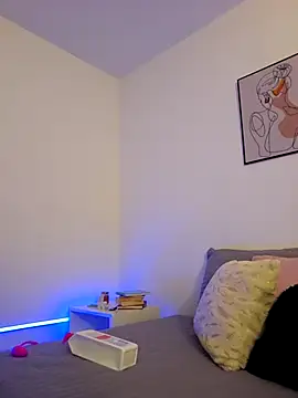 Snapshot of VictoriaEvaans_ chatting on 15, 10, 2025 VictoriaEvaans online show from 15, 10, 2025